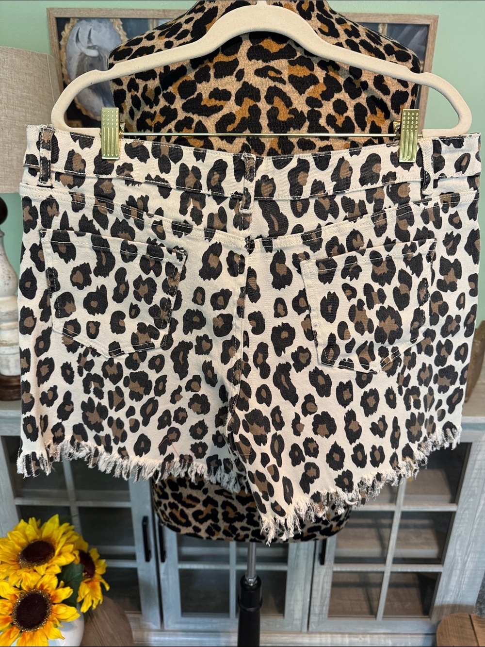 Jess Lea Leopard Print Frayed Hem Women's Shorts - Beige/Black NWT  Sz XL - Picture 2 of 8